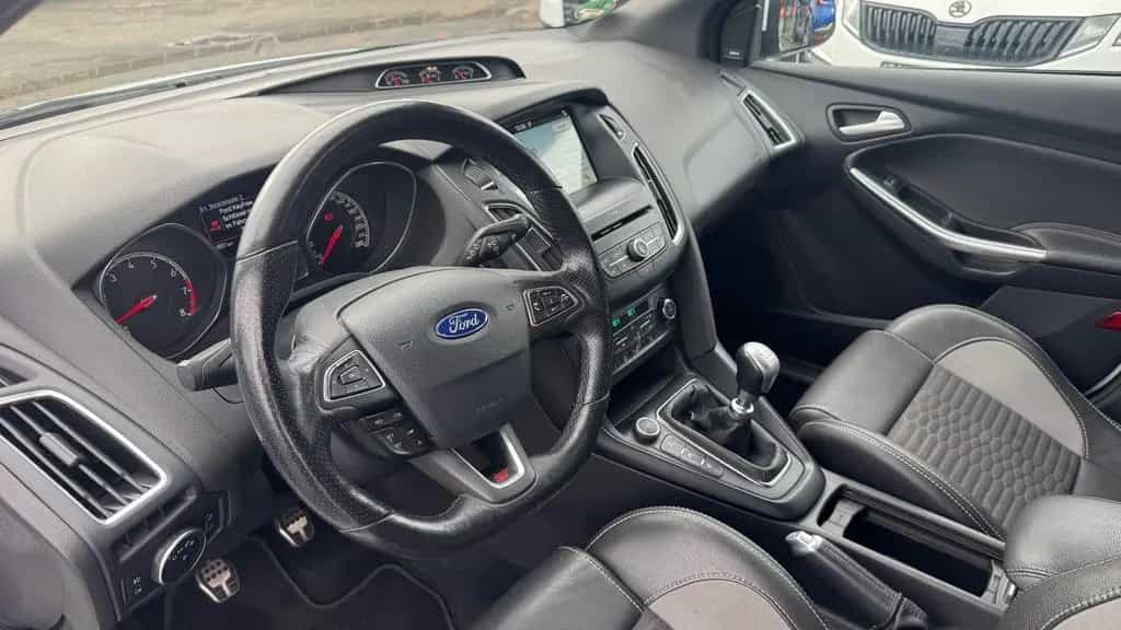 Ford Focus 2.0 Lim. ST-LINE | KAMERA | 250PS | SPORT 01/2018-photo-12