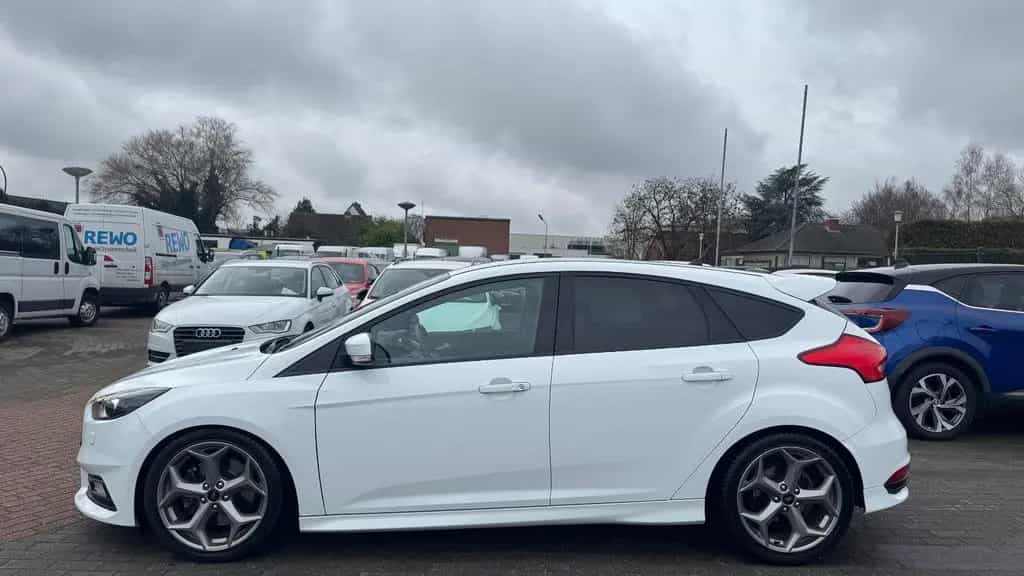 Ford Focus 2.0 Lim. ST-LINE | KAMERA | 250PS | SPORT 01/2018-photo-3