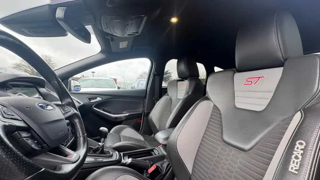 Ford Focus 2.0 Lim. ST-LINE | KAMERA | 250PS | SPORT 01/2018-photo-6