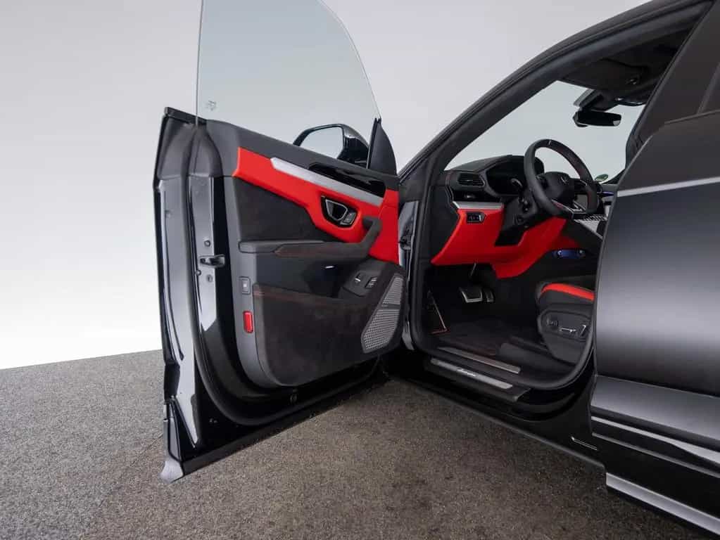 Lamborghini Urus S 23" AKRAPOVIC B&O PANO MASSAGE PARK-ASSIS 12/2023-photo-32