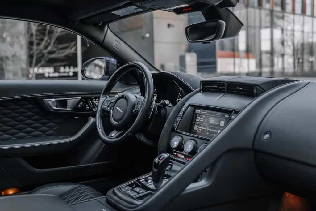 Jaguar F-Type 5.0 L V8 SVR / Perfect condition! 09/2016-photo-11