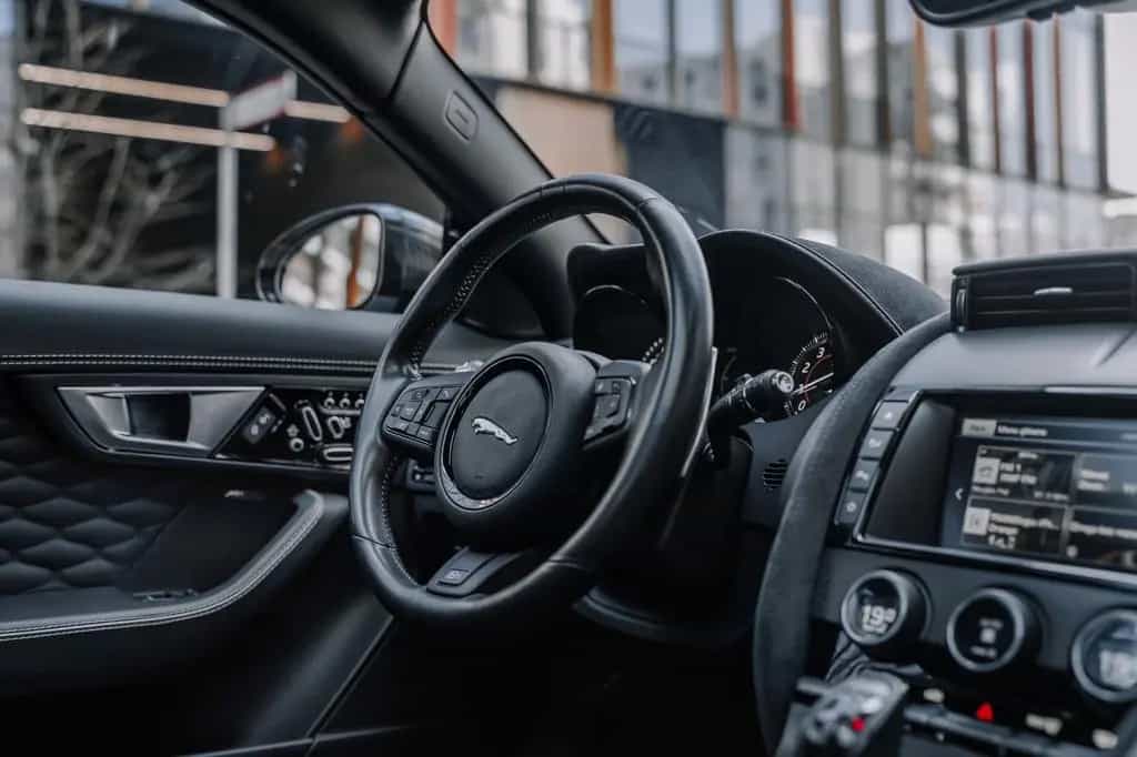 Jaguar F-Type 5.0 L V8 SVR / Perfect condition! 09/2016-photo-14