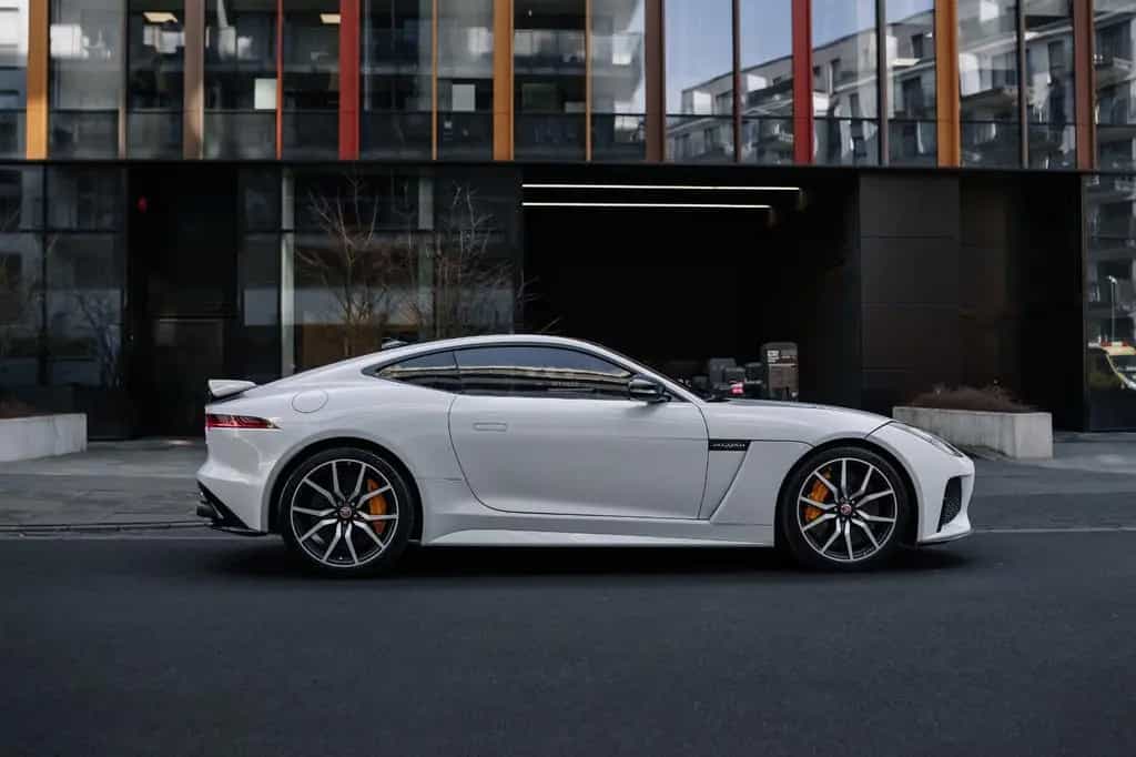Jaguar F-Type 5.0 L V8 SVR / Perfect condition! 09/2016-photo-3