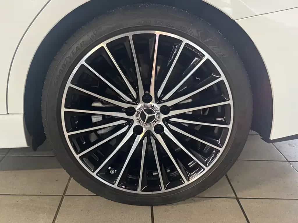 Mercedes-Benz C-Class 300 AMG-Line*PANO+NightPaket+Designo*1H U-Frei 12/2021-photo-15