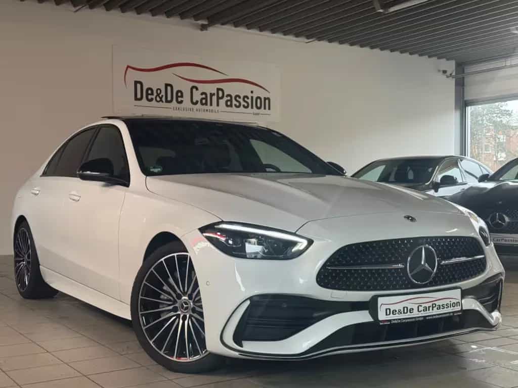 Mercedes-Benz C-Class 300 AMG-Line*PANO+NightPaket+Designo*1H U-Frei 12/2021-photo-3
