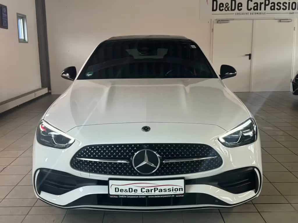 Mercedes-Benz C-Class 300 AMG-Line*PANO+NightPaket+Designo*1H U-Frei 12/2021-photo-4