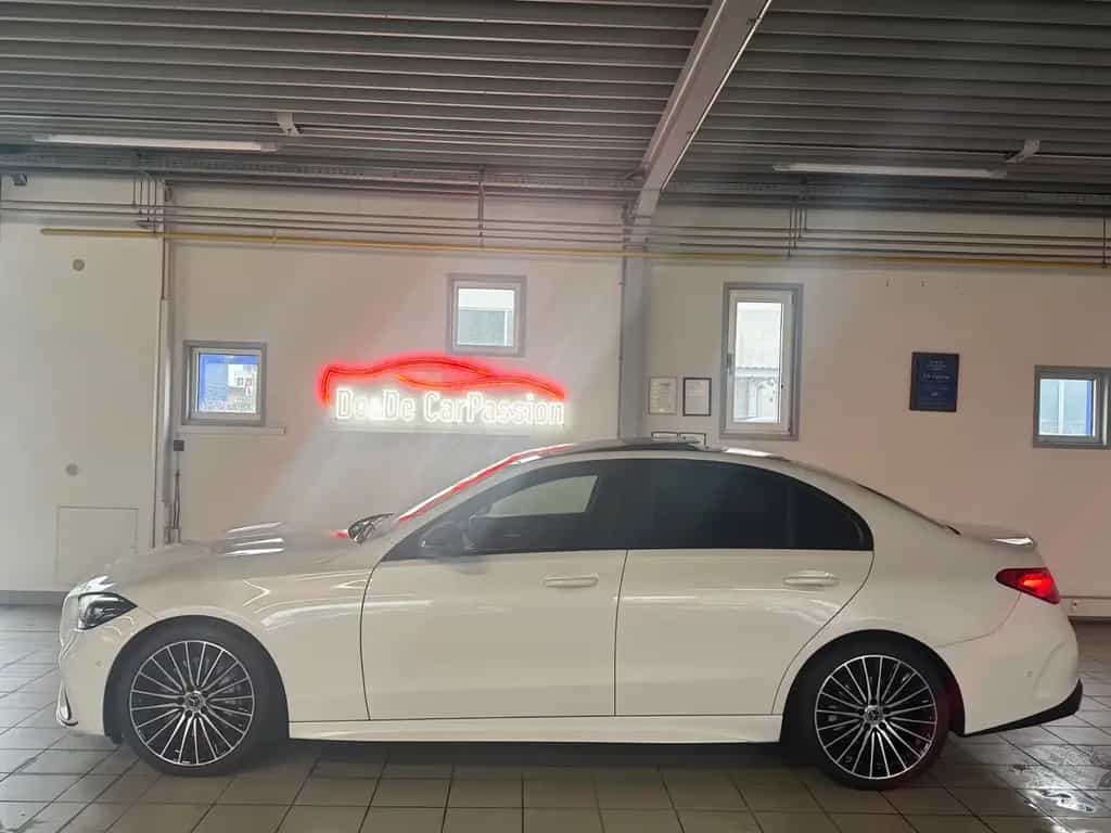 Mercedes-Benz C-Class 300 AMG-Line*PANO+NightPaket+Designo*1H U-Frei 12/2021-photo-6