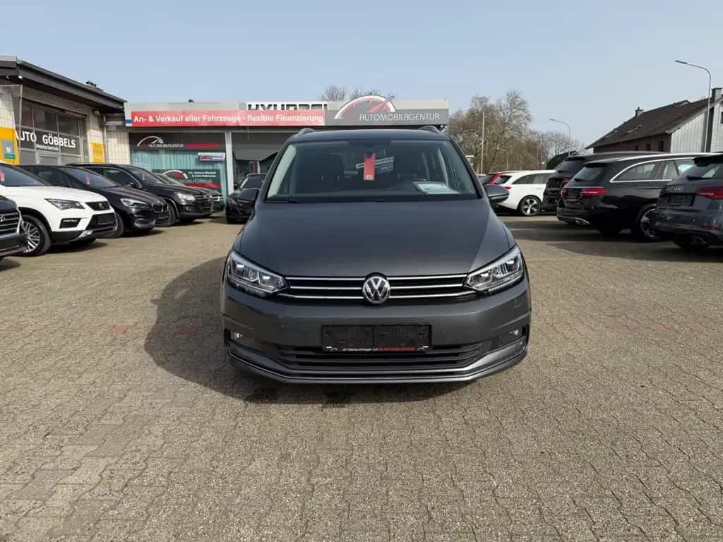 Volkswagen Touran Highline DSG LED AHK ACC LED KAMERA LEDER 02/2018-photo-1