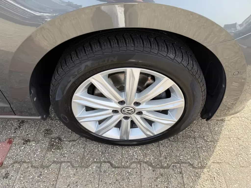 Volkswagen Touran Highline DSG LED AHK ACC LED KAMERA LEDER 02/2018-photo-16