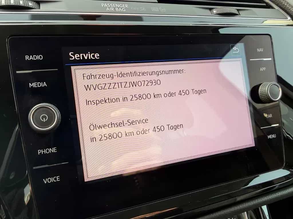 Volkswagen Touran Highline DSG LED AHK ACC LED KAMERA LEDER 02/2018-photo-21