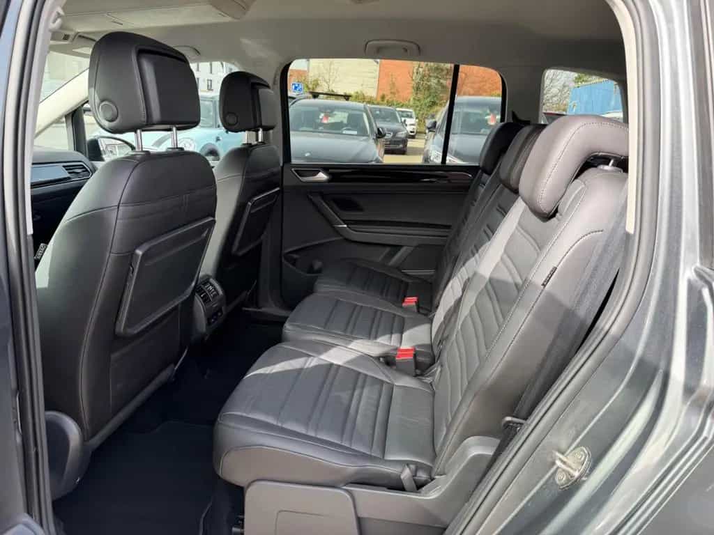 Volkswagen Touran Highline DSG LED AHK ACC LED KAMERA LEDER 02/2018-photo-8