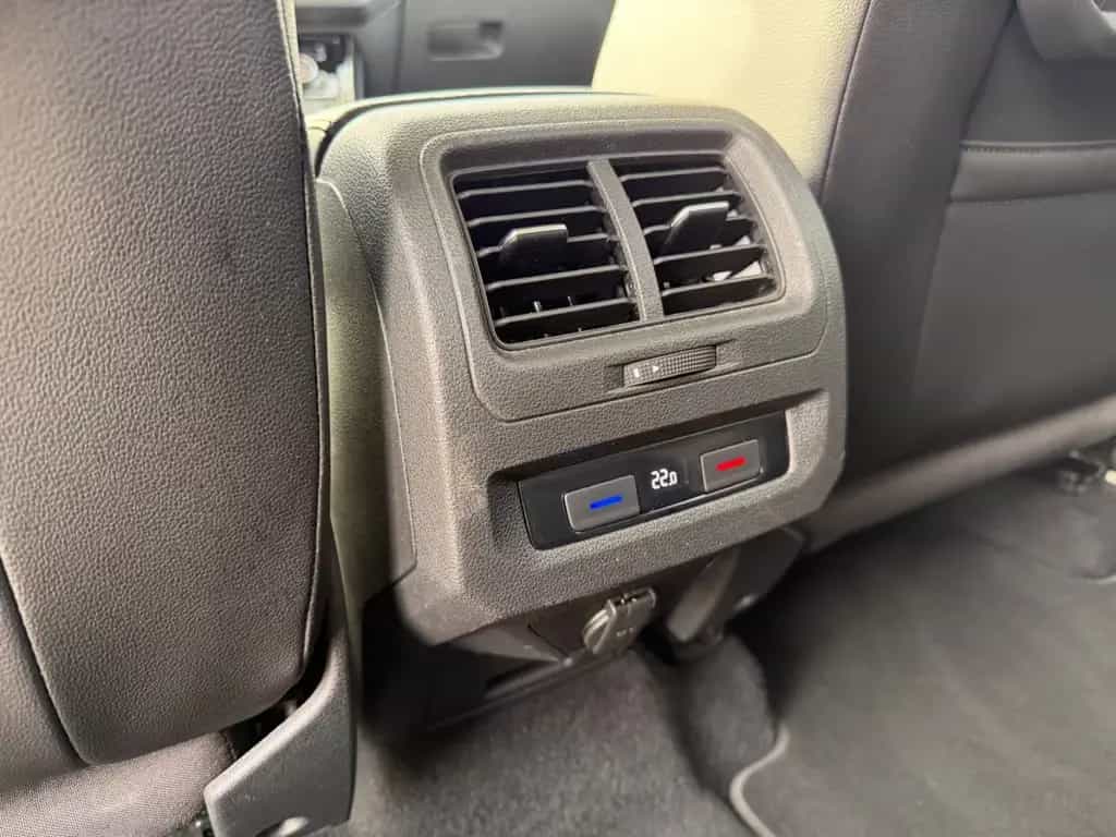 Volkswagen Touran Highline DSG LED AHK ACC LED KAMERA LEDER 02/2018-photo-9