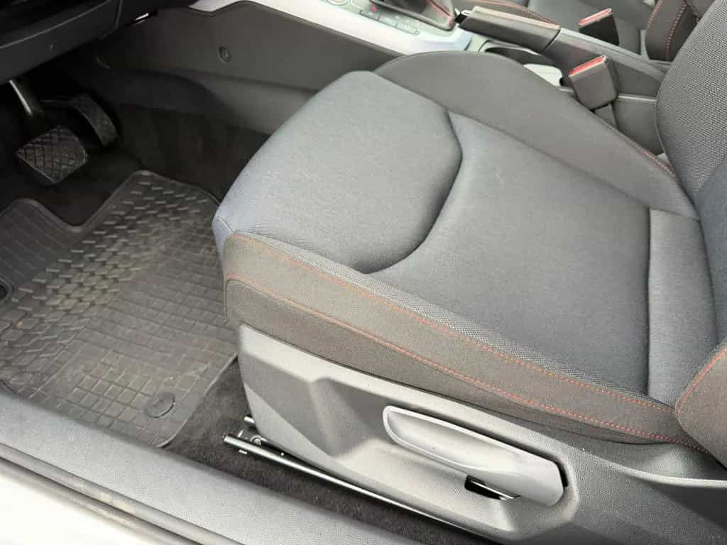 Seat Arona 1.0 TSI DSG FR LED NAVI 12/2024-photo-17