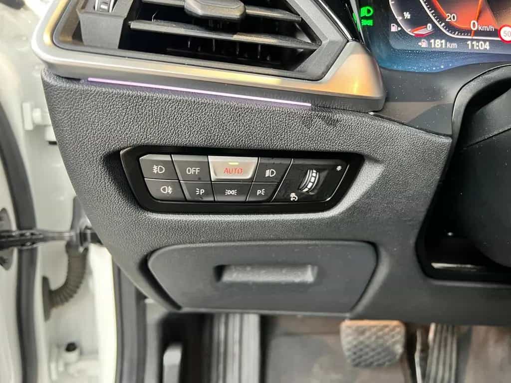 BMW 320 i Touring Sport Line PANO ACC LASER RFK 02/2020-photo-15