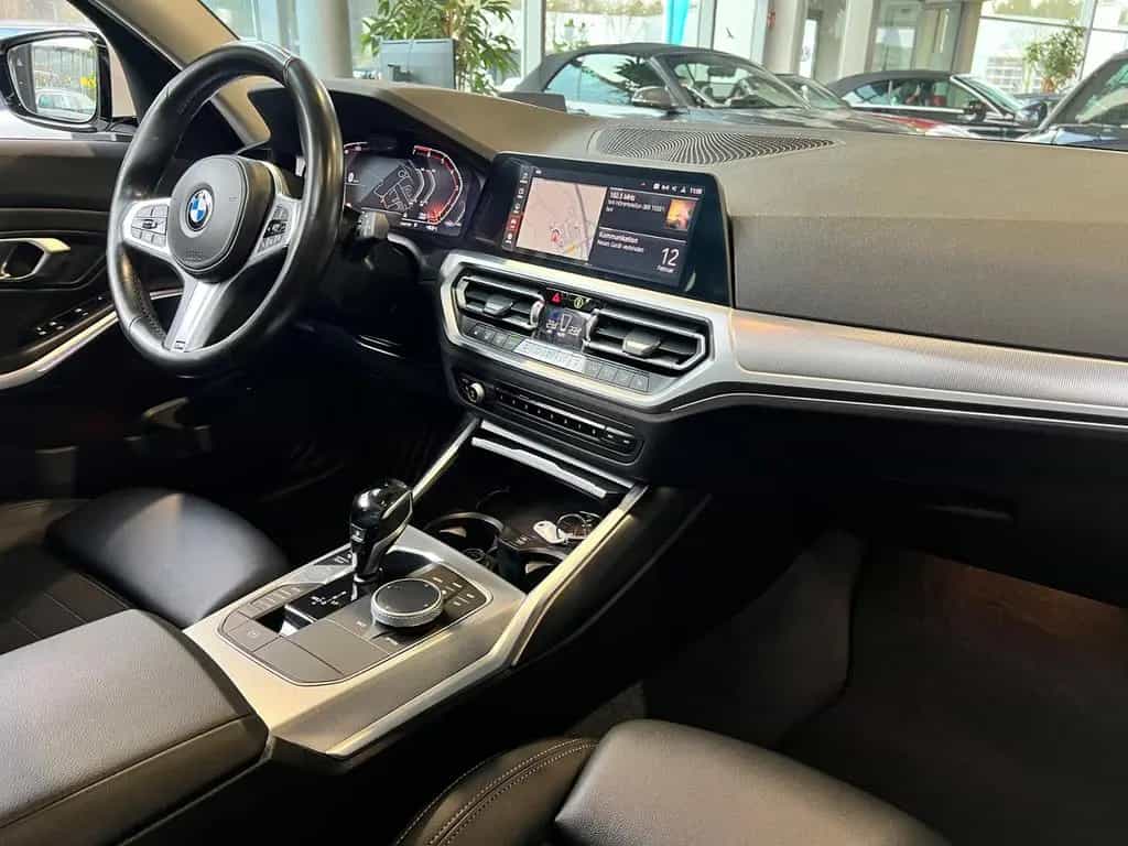 BMW 320 i Touring Sport Line PANO ACC LASER RFK 02/2020-photo-16