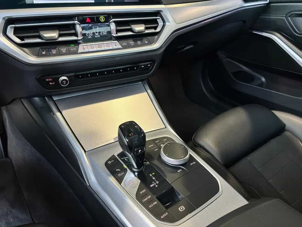 BMW 320 i Touring Sport Line PANO ACC LASER RFK 02/2020-photo-19