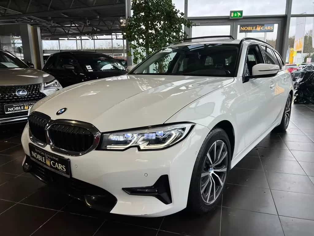 BMW 320 i Touring Sport Line PANO ACC LASER RFK 02/2020-photo-2