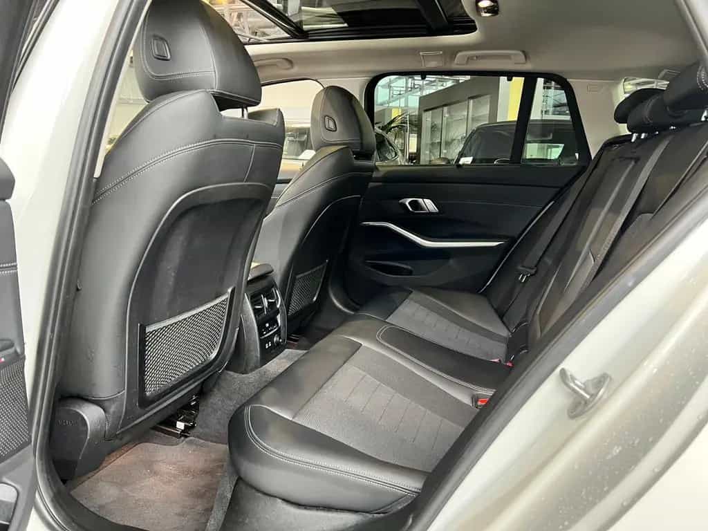 BMW 320 i Touring Sport Line PANO ACC LASER RFK 02/2020-photo-21