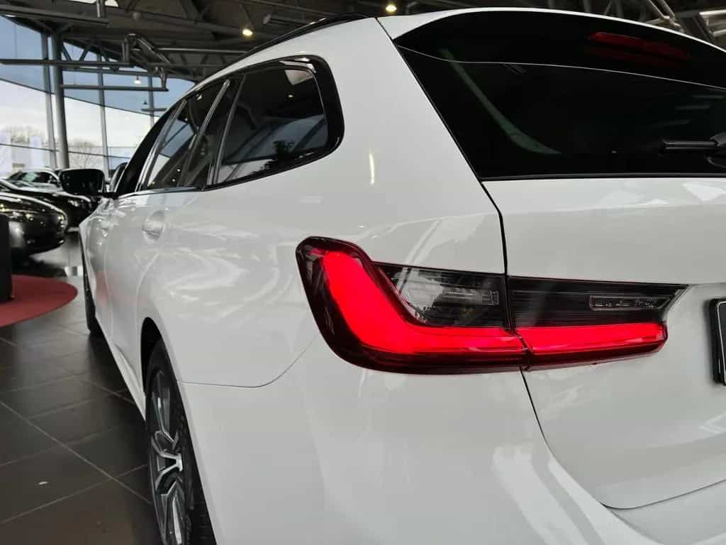 BMW 320 i Touring Sport Line PANO ACC LASER RFK 02/2020-photo-8