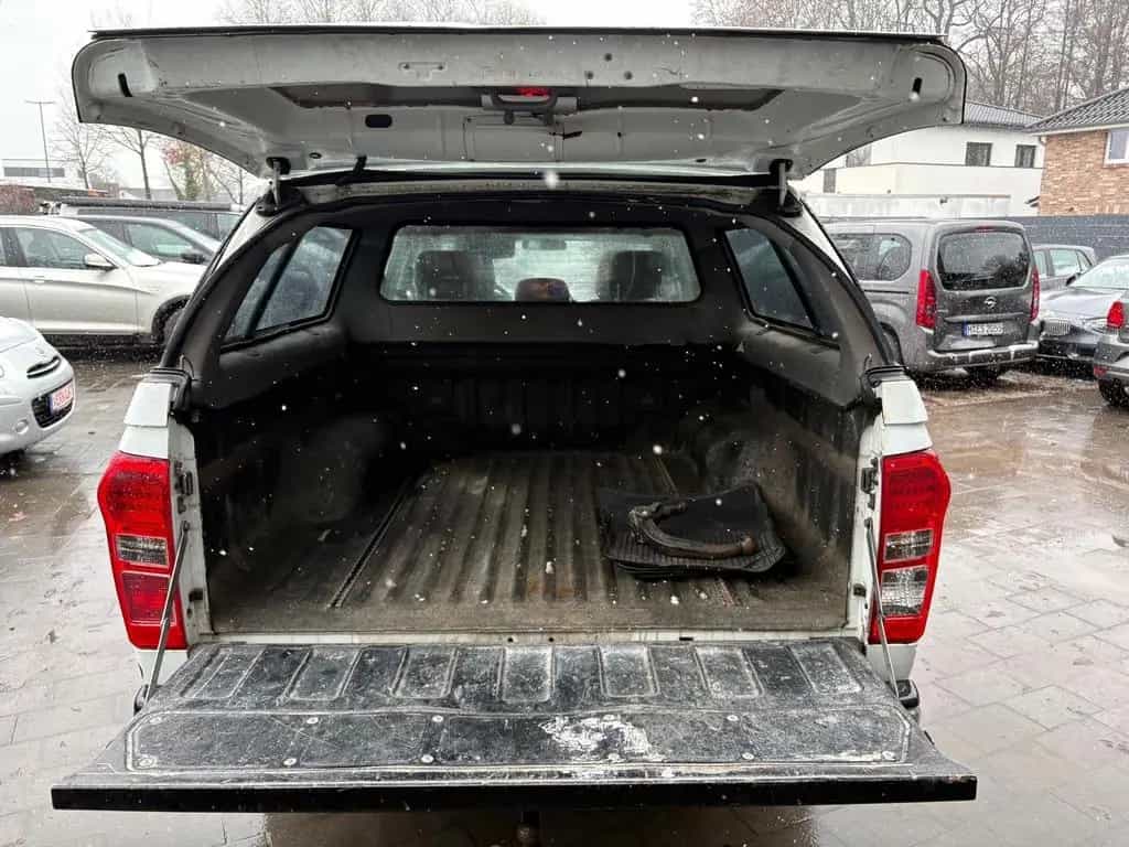 Isuzu D-Max Double Cab 4WD Premium AHK Vorne+Hinten 09/2012-photo-5