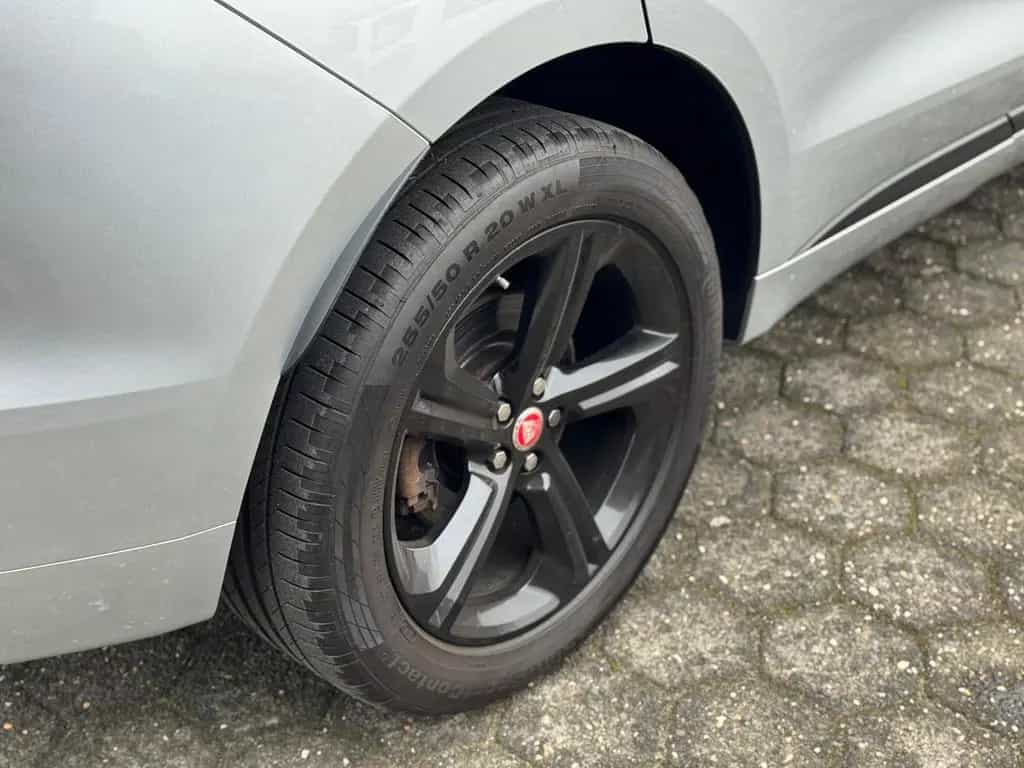 Jaguar F-Pace 25d AWD R-Sport Standheizung 12/2016-photo-11