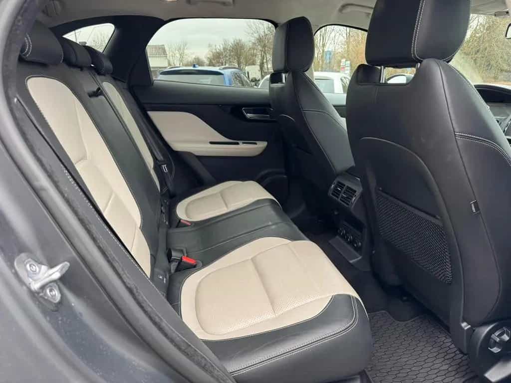 Jaguar F-Pace 25d AWD R-Sport Standheizung 12/2016-photo-19