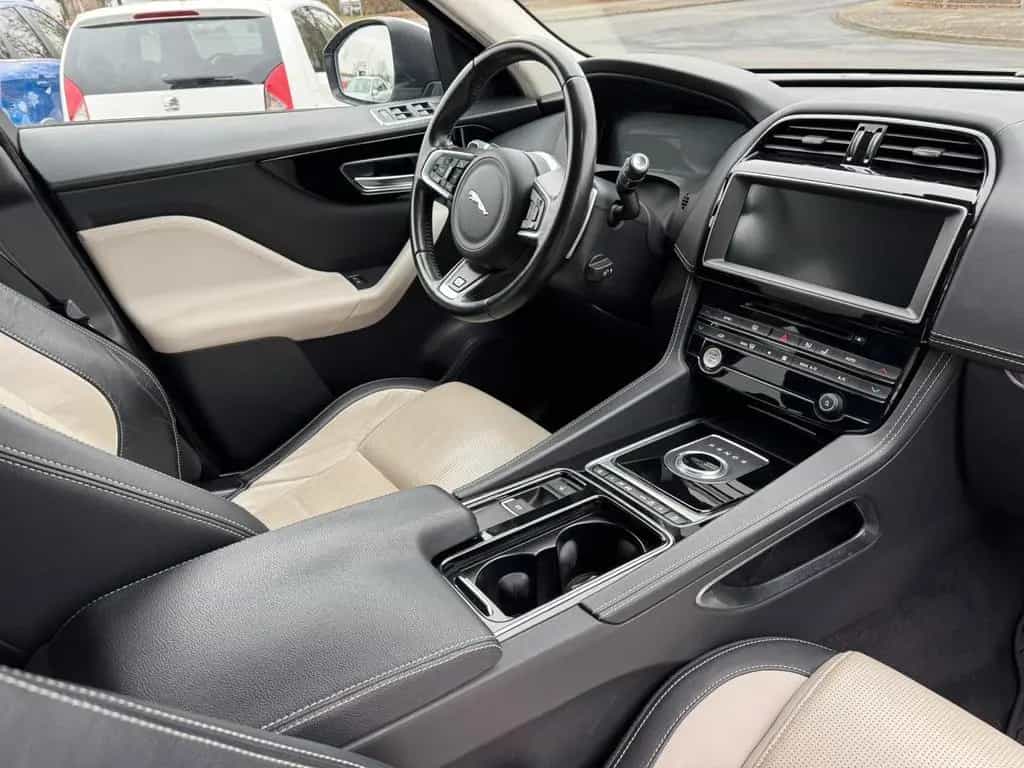 Jaguar F-Pace 25d AWD R-Sport Standheizung 12/2016-photo-22