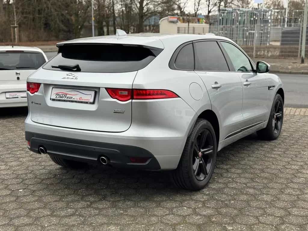 Jaguar F-Pace 25d AWD R-Sport Standheizung 12/2016-photo-6
