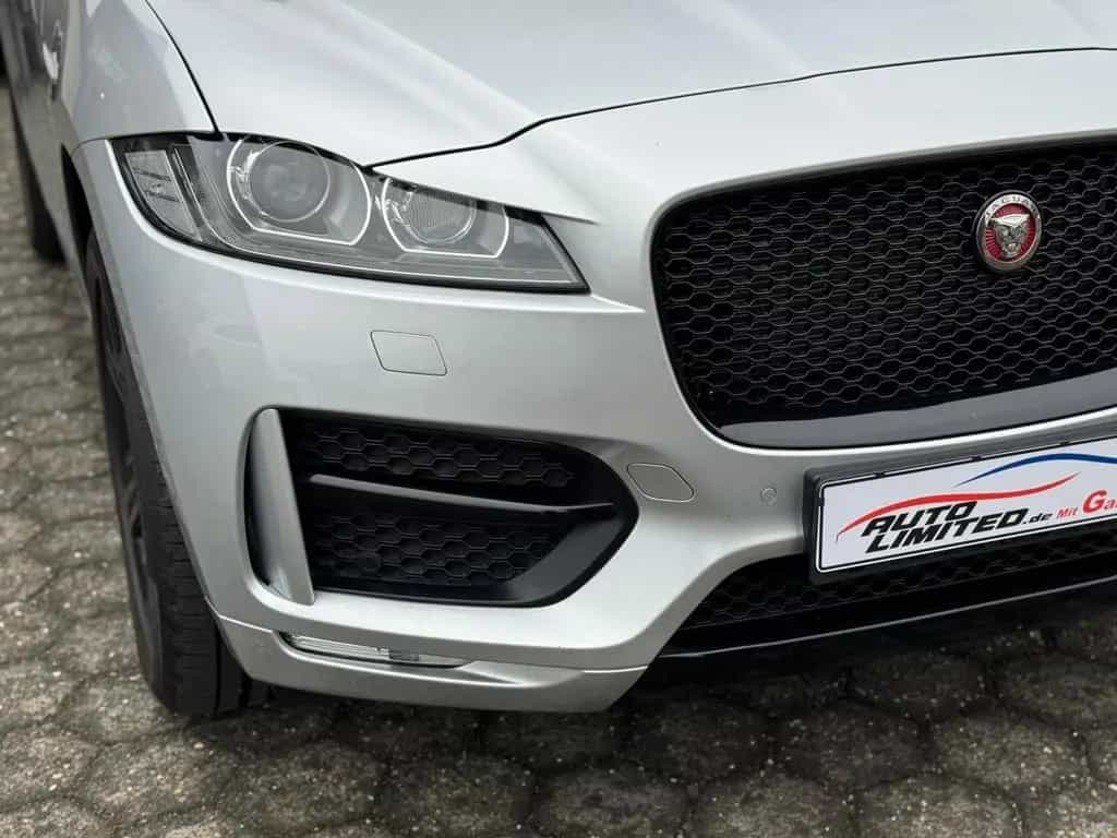 Jaguar F-Pace 25d AWD R-Sport Standheizung 12/2016-photo-8