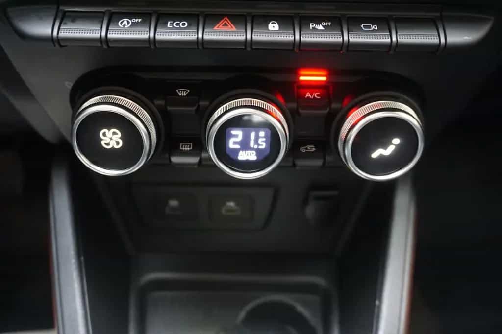 Dacia Duster II Extreme NAVI, SITZHEIZUNG, LED, PDC 12/2022-photo-9