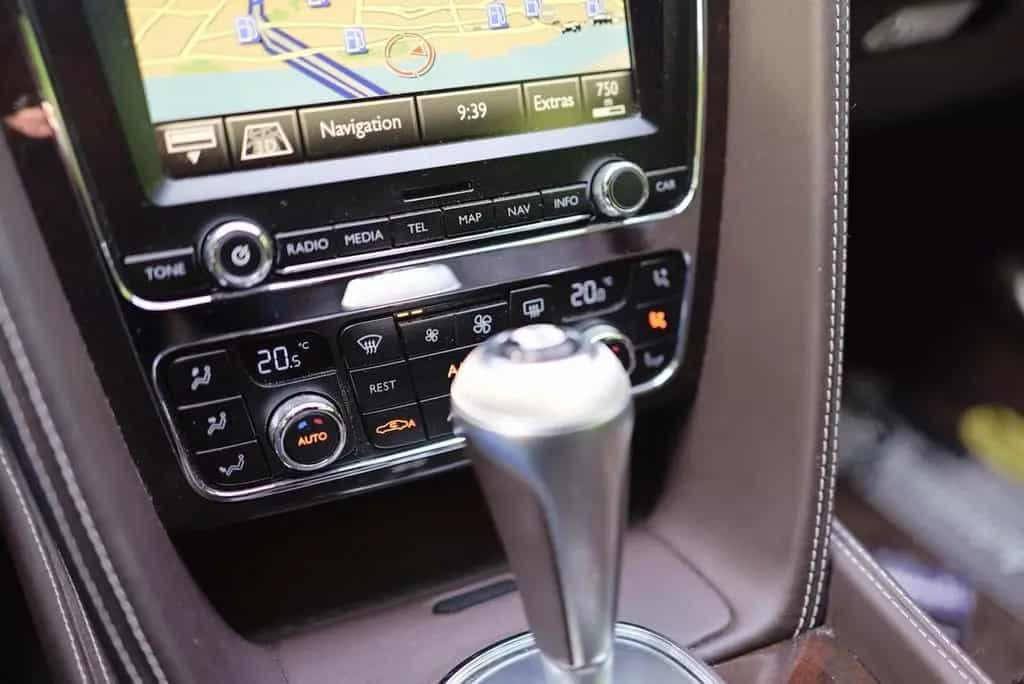 Bentley Flying Spur 6.0 W12 06/2015-photo-21