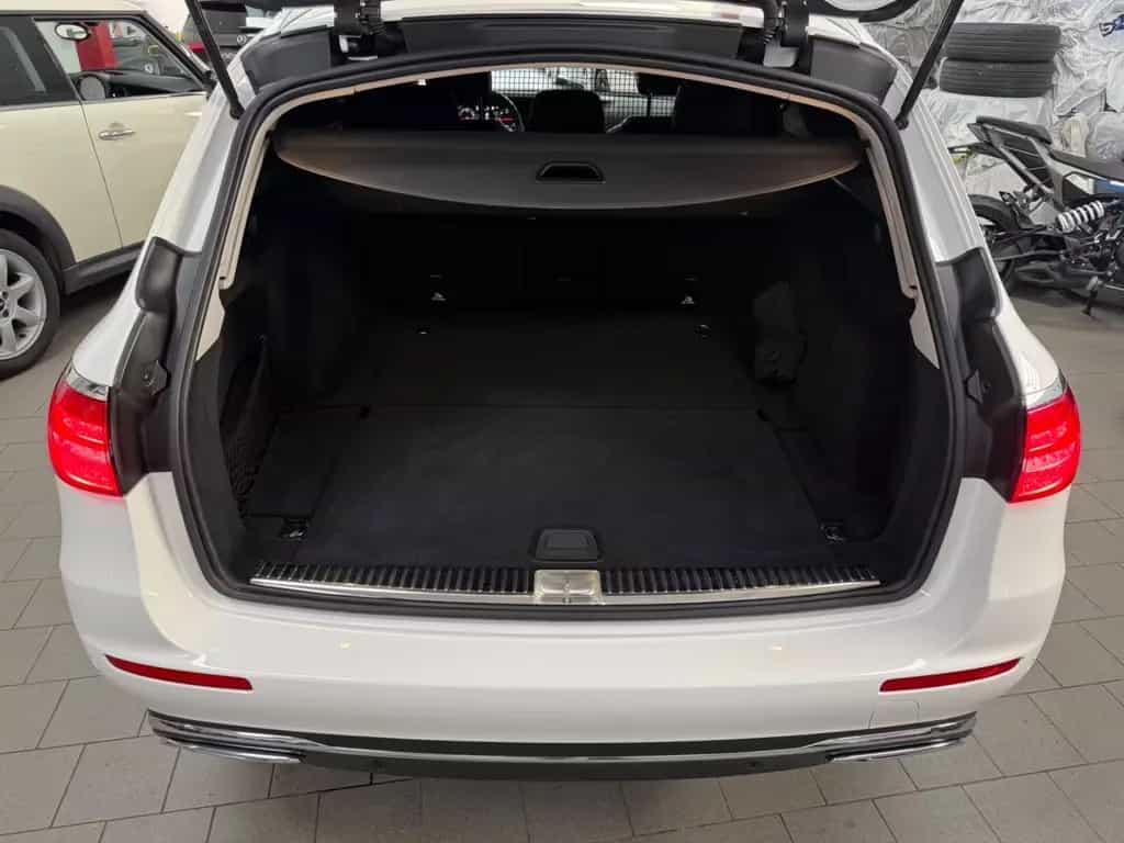Mercedes-Benz E-Class d T*AVANTGARDE*LEDER*360°*AMG 19''*8-FACH* 10/2019-photo-14