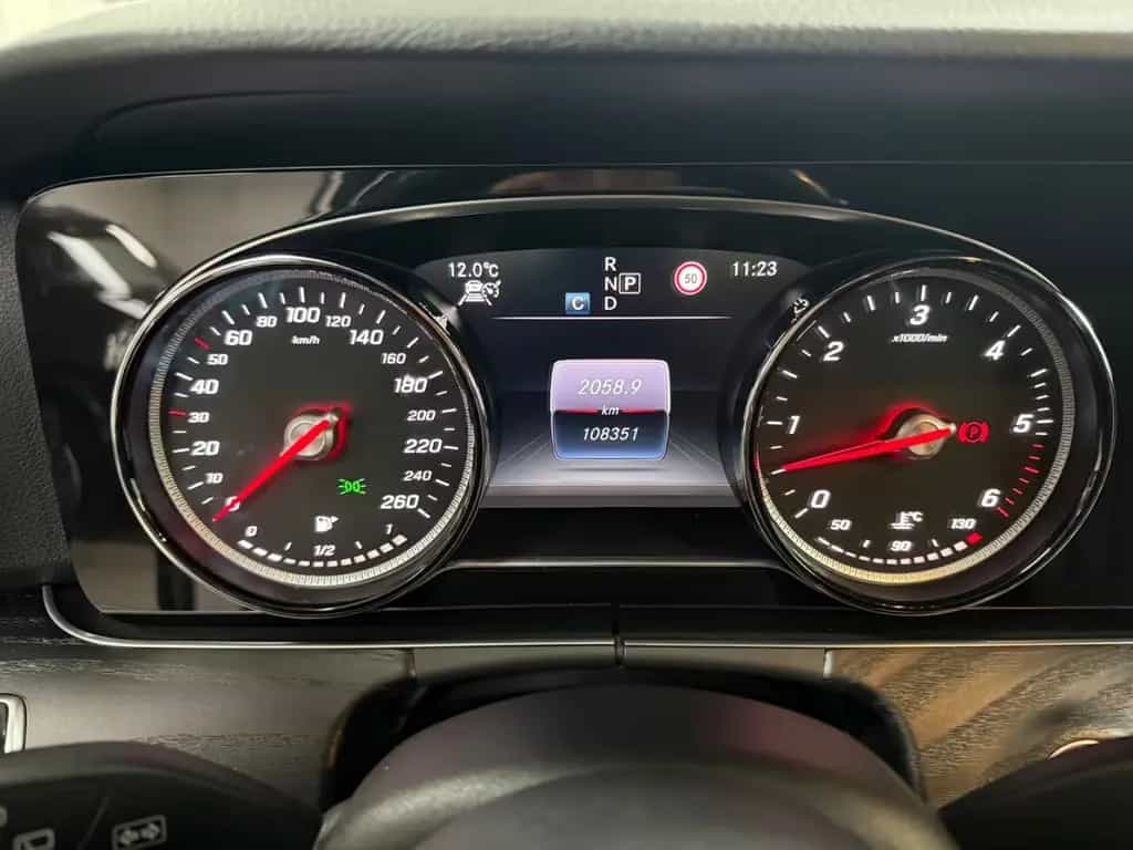 Mercedes-Benz E-Class d T*AVANTGARDE*LEDER*360°*AMG 19''*8-FACH* 10/2019-photo-32