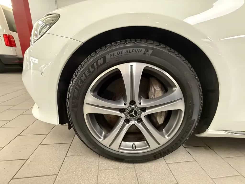 Mercedes-Benz E-Class d T*AVANTGARDE*LEDER*360°*AMG 19''*8-FACH* 10/2019-photo-6