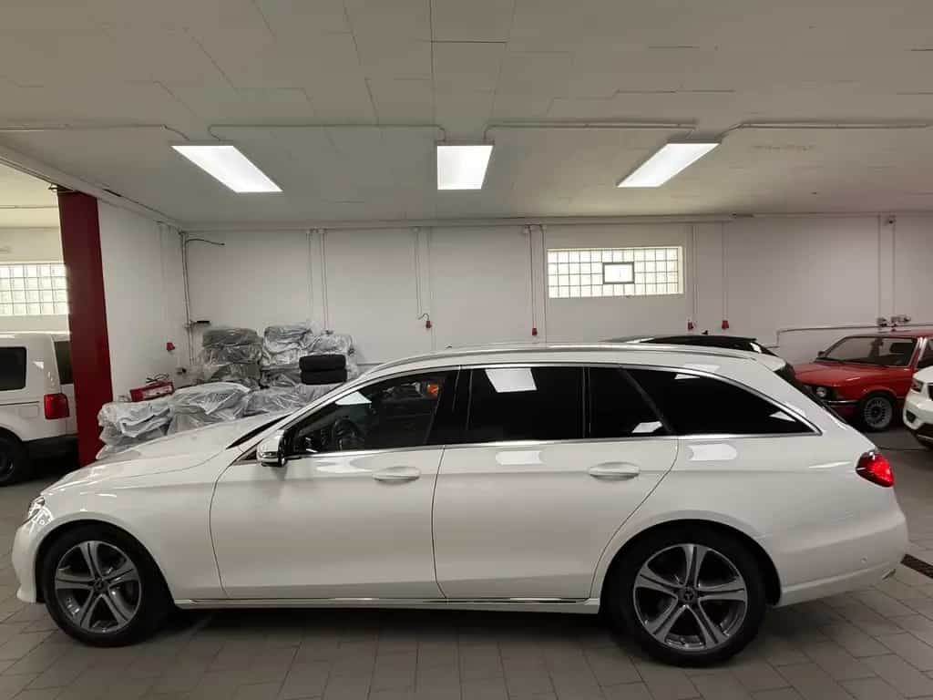 Mercedes-Benz E-Class d T*AVANTGARDE*LEDER*360°*AMG 19''*8-FACH* 10/2019-photo-8
