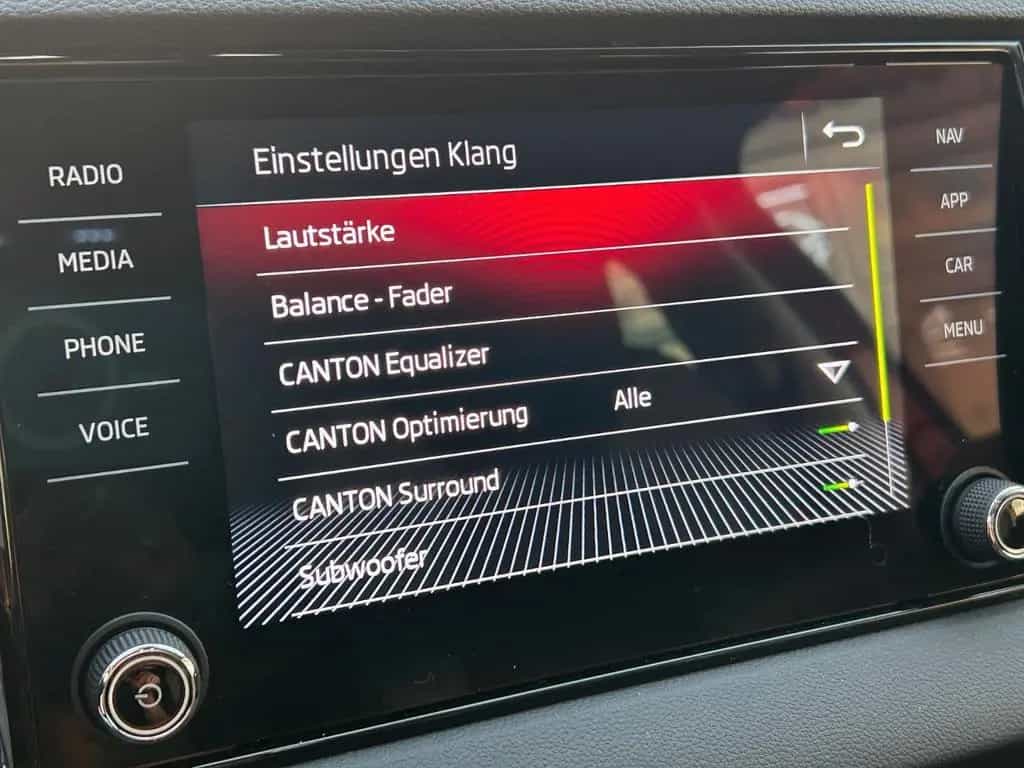 Skoda Karoq "Drive 125" 1.5 DSG Assist+ HU/Insp neu 03/2020-photo-30