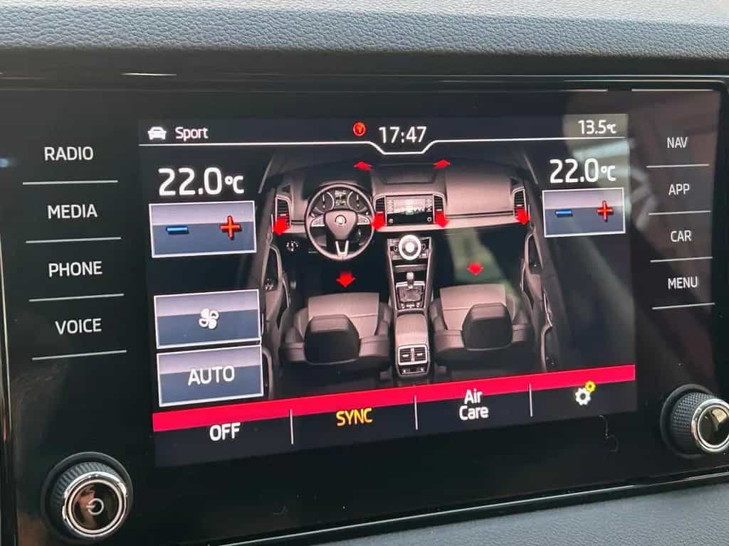 Skoda Karoq "Drive 125" 1.5 DSG Assist+ HU/Insp neu 03/2020-photo-37
