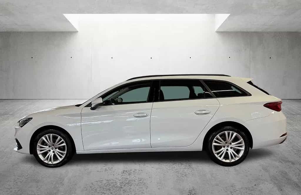 Seat Leon Sportstourer 1.5 eTSI Style Edition DSG LED 07/2024-photo-2