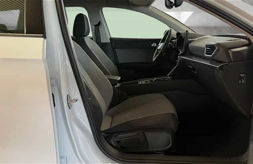 Seat Leon Sportstourer 1.5 eTSI Style Edition DSG LED 07/2024-photo-9
