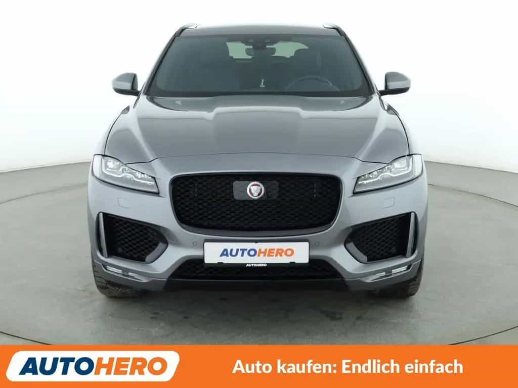 Jaguar F-Pace 25t Chequered Flag AWD Aut.*NAVI*LED*ACC* 02/2021-photo-8