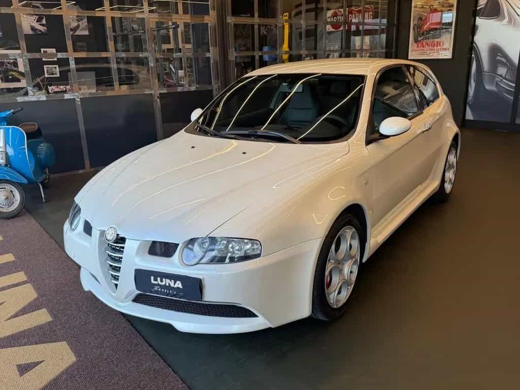 Alfa Romeo 147 3.2i V6 24V cat Selespeed 3 porte 01/2004-photo-5