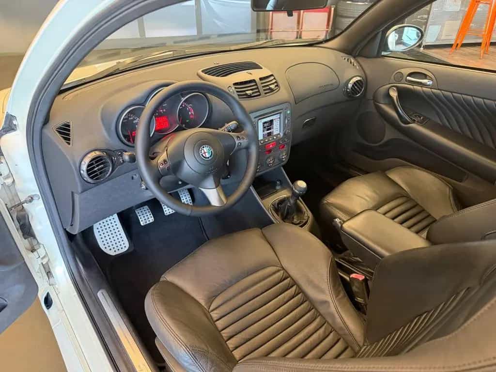 Alfa Romeo 147 3.2i V6 24V cat Selespeed 3 porte 01/2004-photo-9