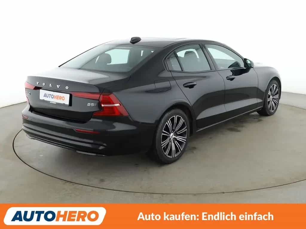 Volvo S60 2.0 B5 Mild-Hybrid Ultimate Dark AWD Aut*LED 10/2023-photo-5