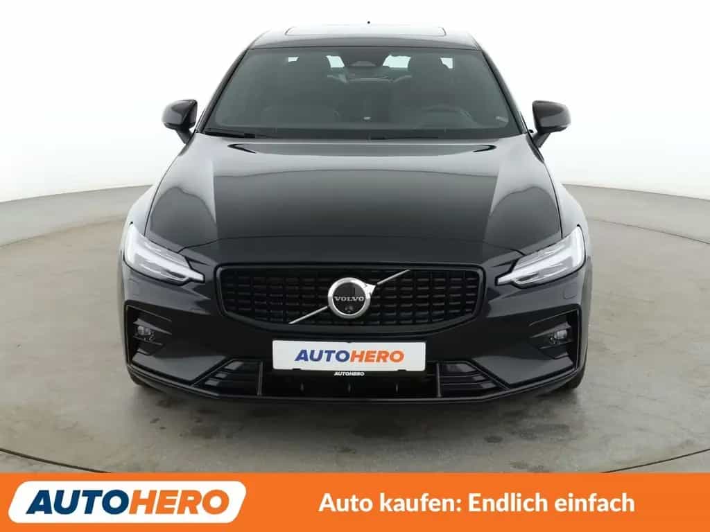 Volvo S60 2.0 B5 Mild-Hybrid Ultimate Dark AWD Aut*LED 10/2023-photo-8