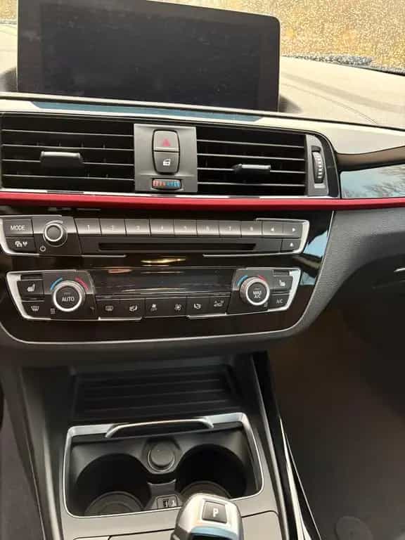 BMW 2 Series 220i Coupé Sport Line 05/2021-photo-9