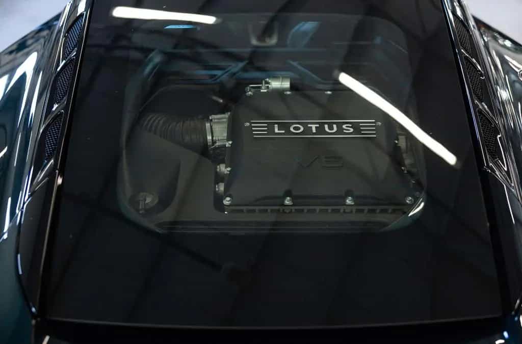 Lotus Emira V6 First Edition Manual 04/2023-photo-3