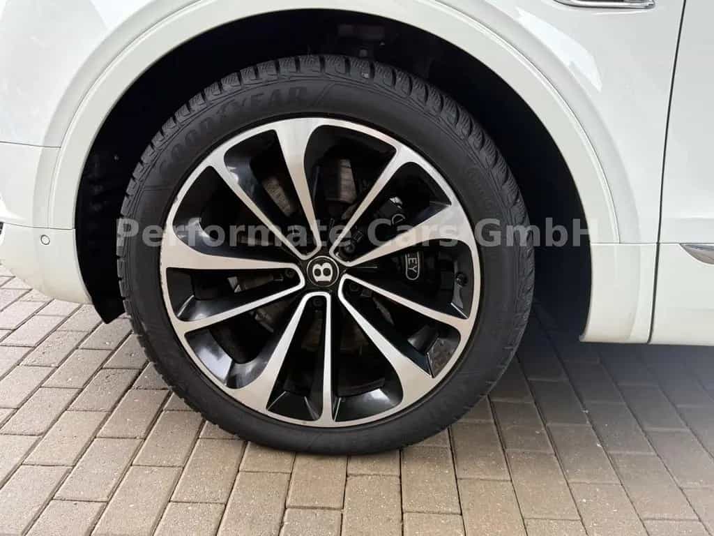 Bentley Bentayga 4.0 V8 D Autom.-Voll-Mulliner 01/2018-photo-11