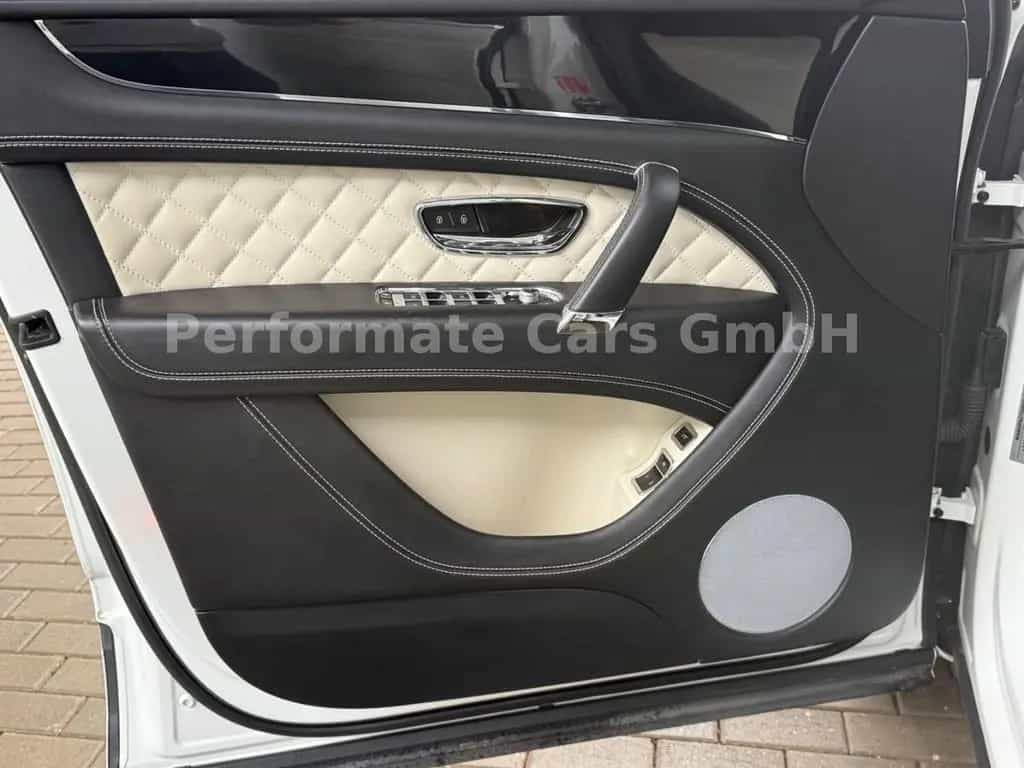 Bentley Bentayga 4.0 V8 D Autom.-Voll-Mulliner 01/2018-photo-15
