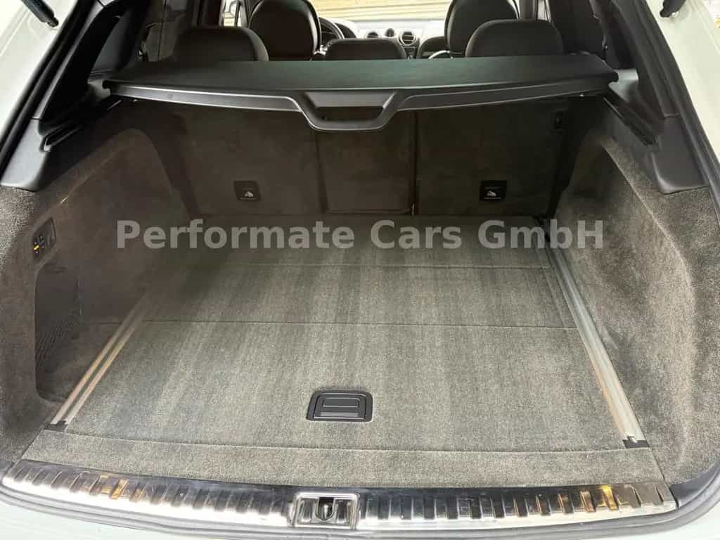 Bentley Bentayga 4.0 V8 D Autom.-Voll-Mulliner 01/2018-photo-22