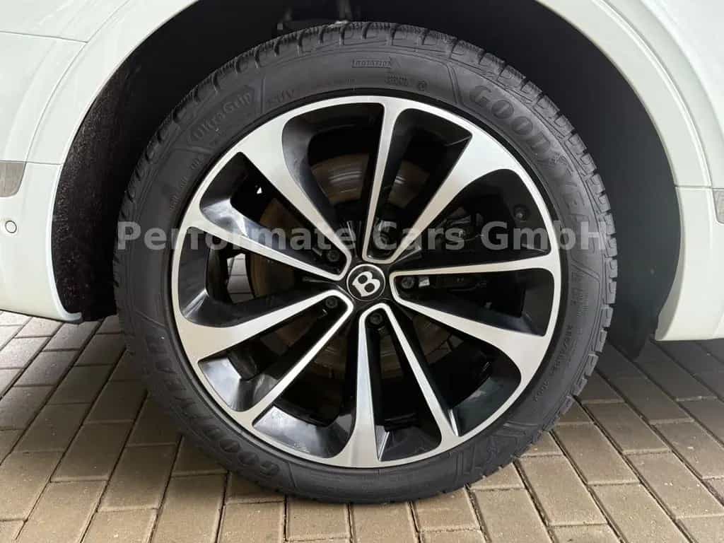Bentley Bentayga 4.0 V8 D Autom.-Voll-Mulliner 01/2018-photo-9